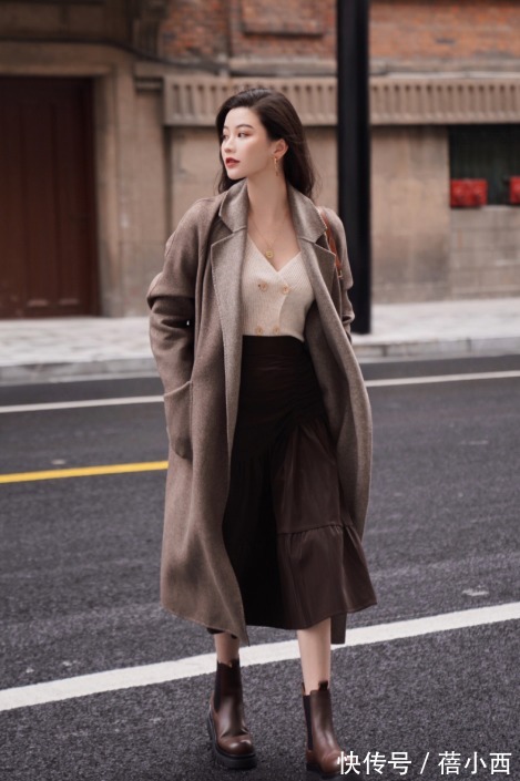 搭配|冬天想不到穿什么?要不试试“大衣+低跟靴”,显高显瘦还精致!
