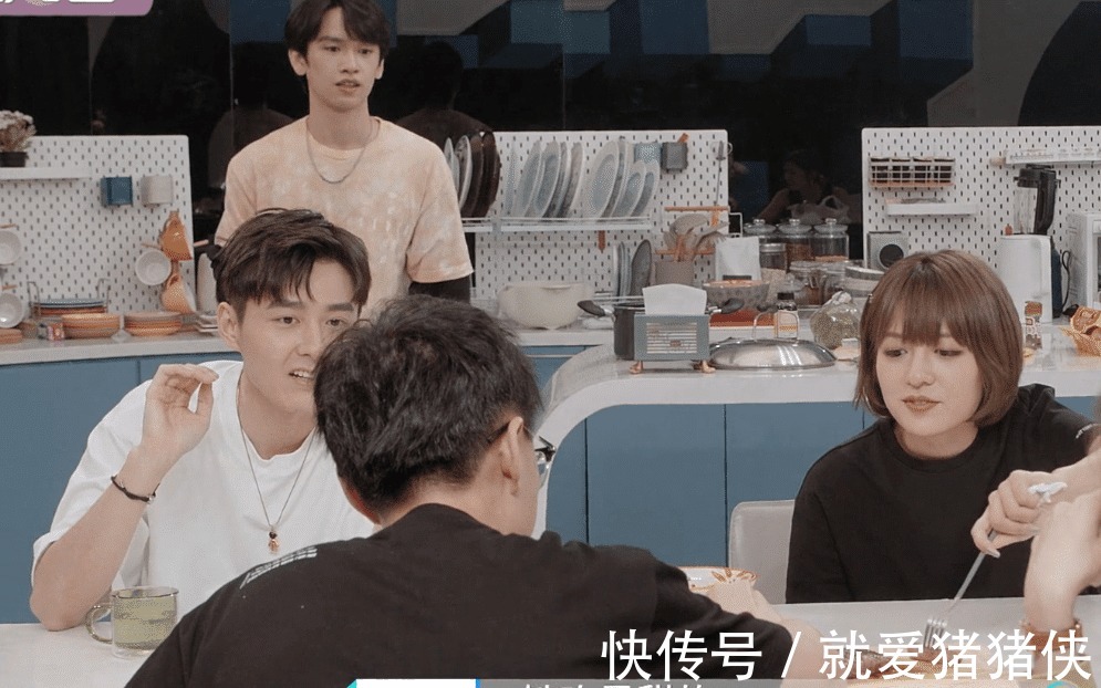 陳思銘|心動(dòng)的信號(hào)4女3方彬涵喂牛排給男2，男4直接吃醋說撒糖吧！