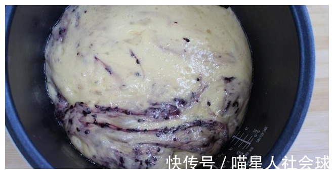 桑葚酱|家里没烤箱，分享一个用电饭煲做面包的方法，松软好吃比卖的还香