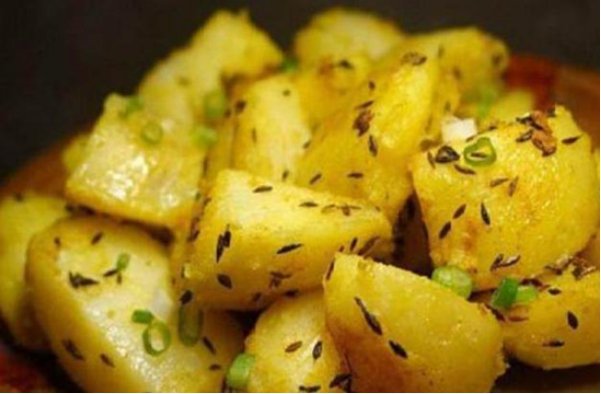 32道菜肴，妥妥的美味，有味道、有食欲，家人吃的很满足