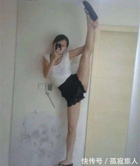 |搞笑GIF:不好意思打扰一下,请问你们是要组团去搞笑吗?