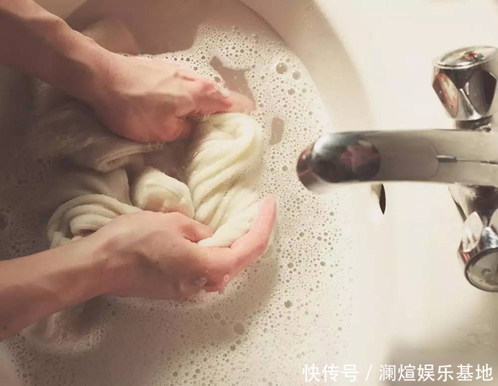 女孩|15岁女孩得妇科病，妈妈愤怒质问，得知原因后自责不已