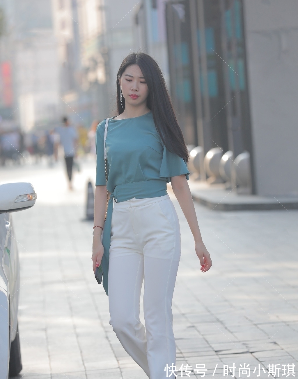 时尚|早秋的休闲装,时尚女生们偏爱时髦的款式,靓丽个性还好看