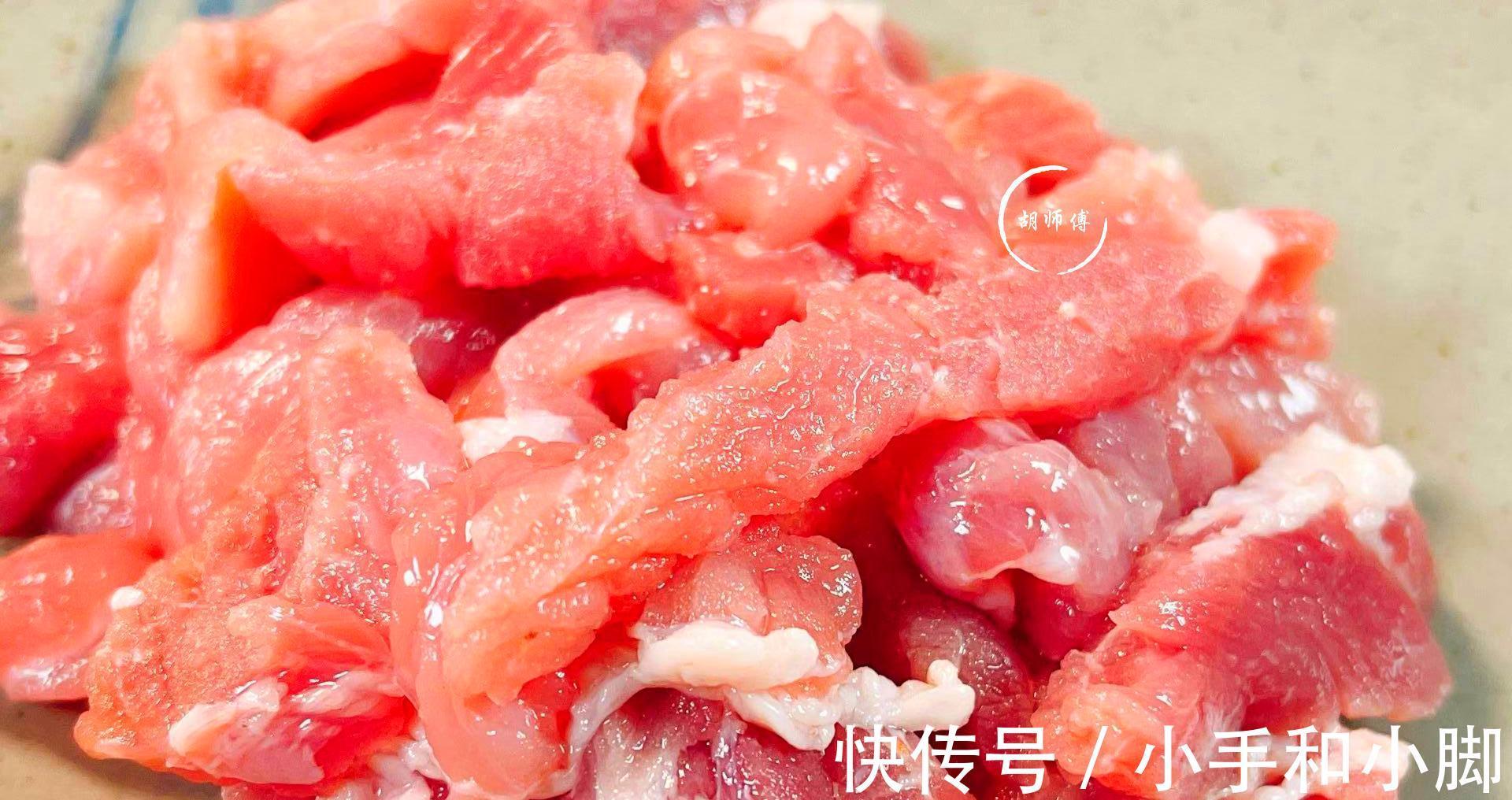 炸酥肉时,万不可放面粉!教您一招,酥肉又香又脆,7天也不回软