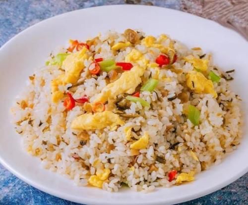 炒饭|“越吃越胖”的四种主食,馒头上榜,看看你中招了吗?