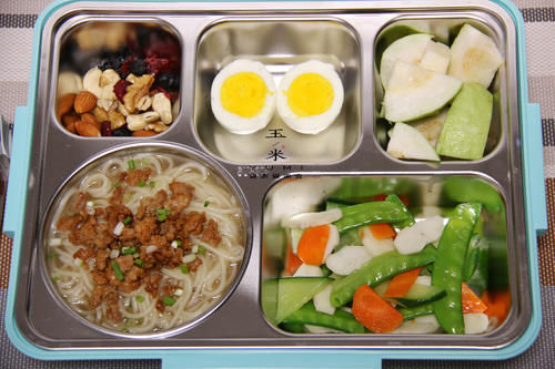 朋友圈晒高一儿子早餐火了，10天早餐天天不重样，好吃又营养