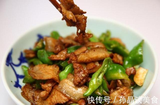 辣椒炒肉,色香味俱全,省事又下饭,上桌5分钟抢光