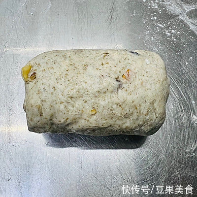 减肥|黑麦果仁欧包 核桃橙皮蔓越莓 减肥全麦面包