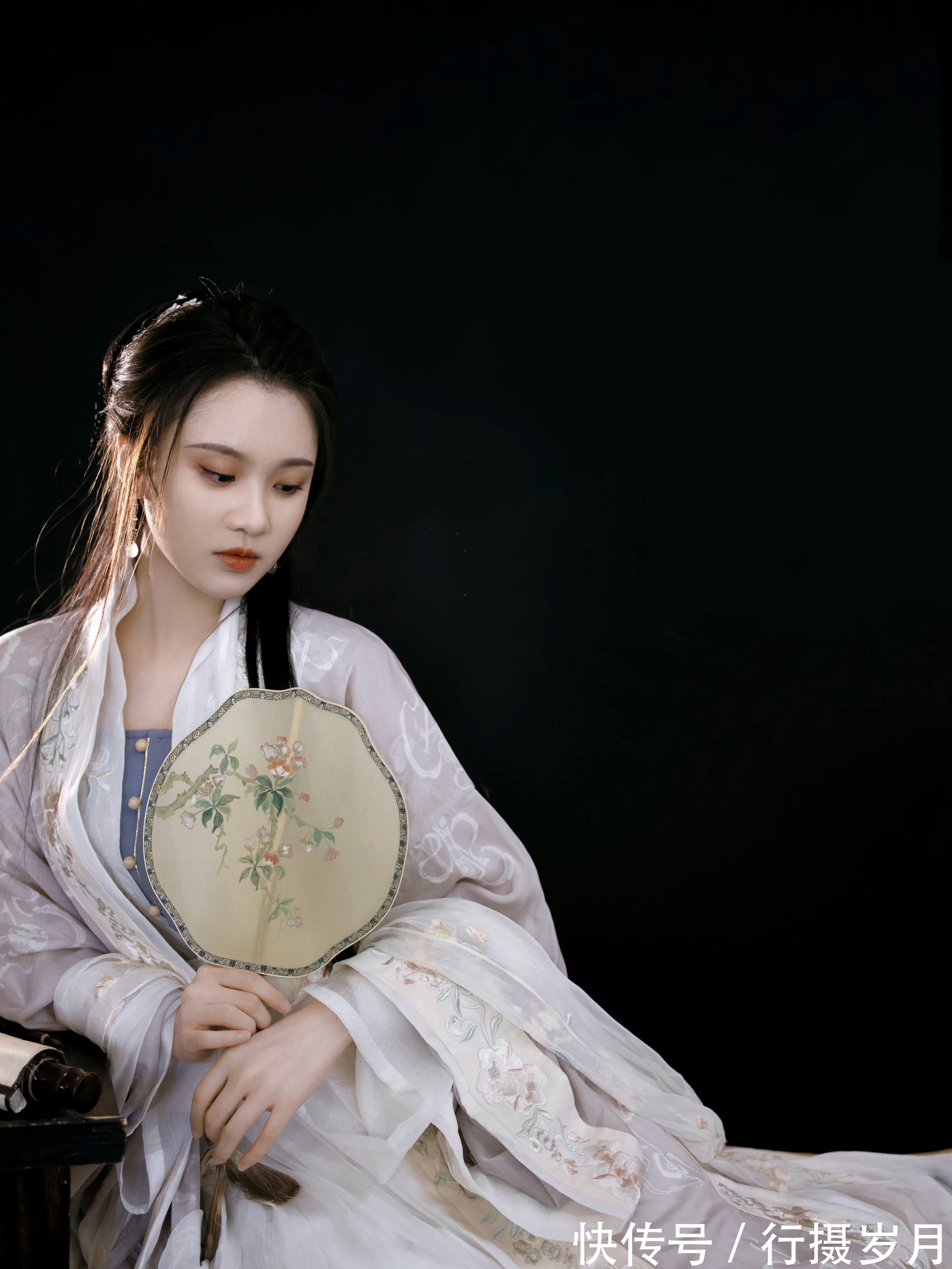 心声!在静谧夜色里,聆听自己真实的心声,将纠结的伤感次第打开