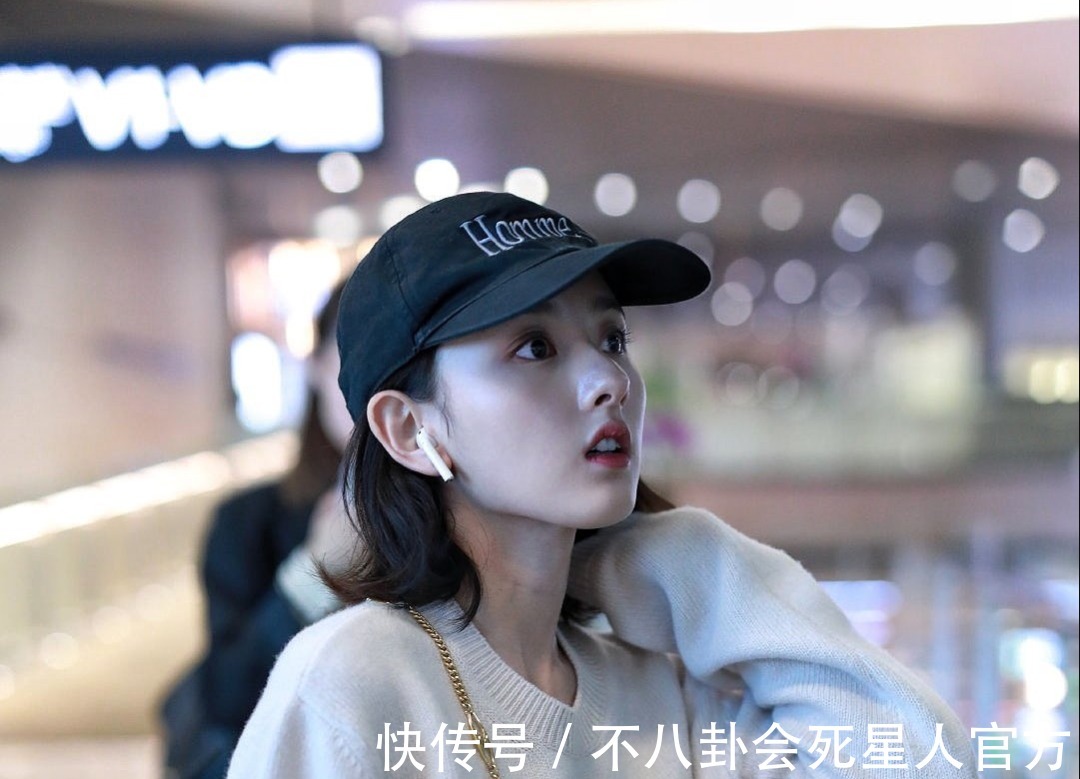 皮肤|斑点皱纹、妆浓浮粉、含胸驼背,看完女星生图,再也不容貌焦虑了