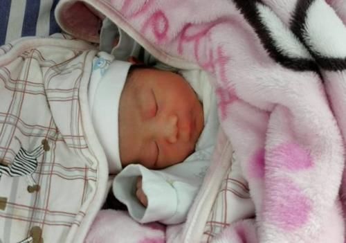 宝宝|宝宝出生后,眼睛啥时候睁开?睁眼早晚和智商有关?家长提前了解