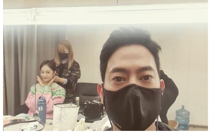 【RM资讯】《闲着干嘛呢》车胜元刘在石提及李光洙！全昭旻《橱窗》花絮照！RM新闻图！