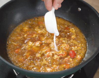 好吃|当小龙虾遇上盖浇饭，好吃到盘子都舔干净了！——小龙虾盖浇饭