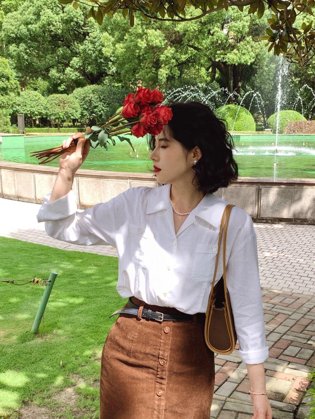 西装外套|早秋这样搭,波波头短发搭配大地色衬衫连衣裙,复古又潮流 !