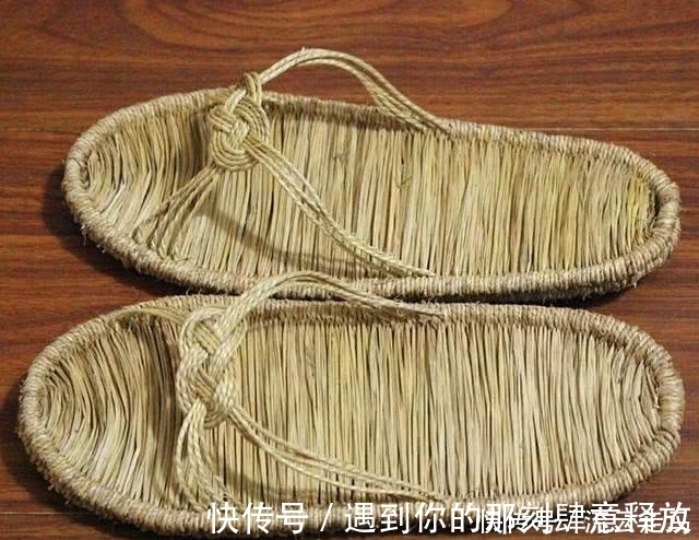 周季常@1100年前的一幅穿越画,出现一奇物难倒专家,网友:古人真超前