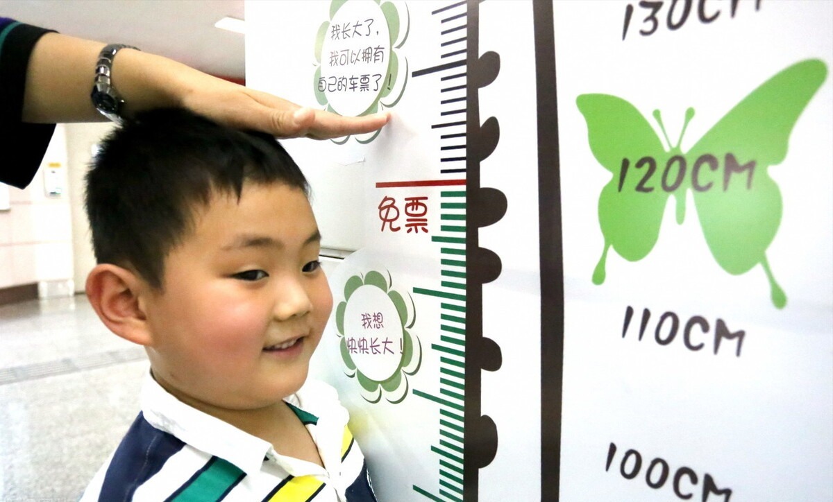 孩子|吃一口等于吃6个塑料袋,家长天天给娃吃,不利于孩子发育快停手