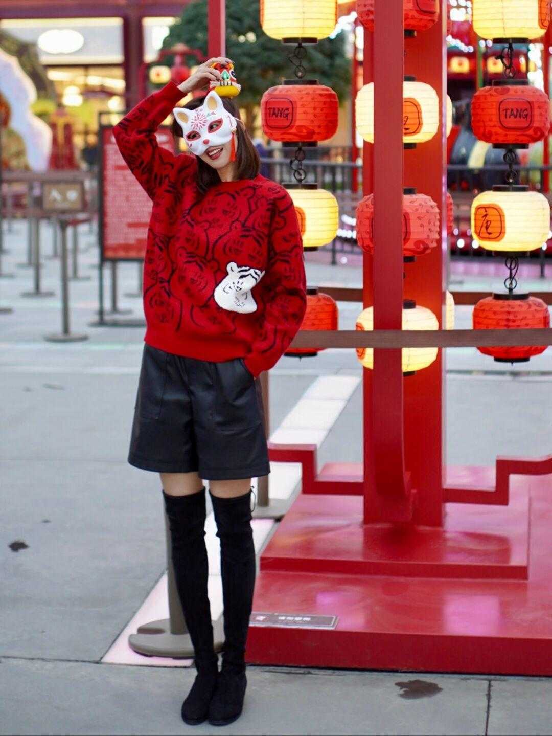 小老虎|冬天穿衣一定要有氛围感!选择这几款“小老虎”单品,可爱又减龄