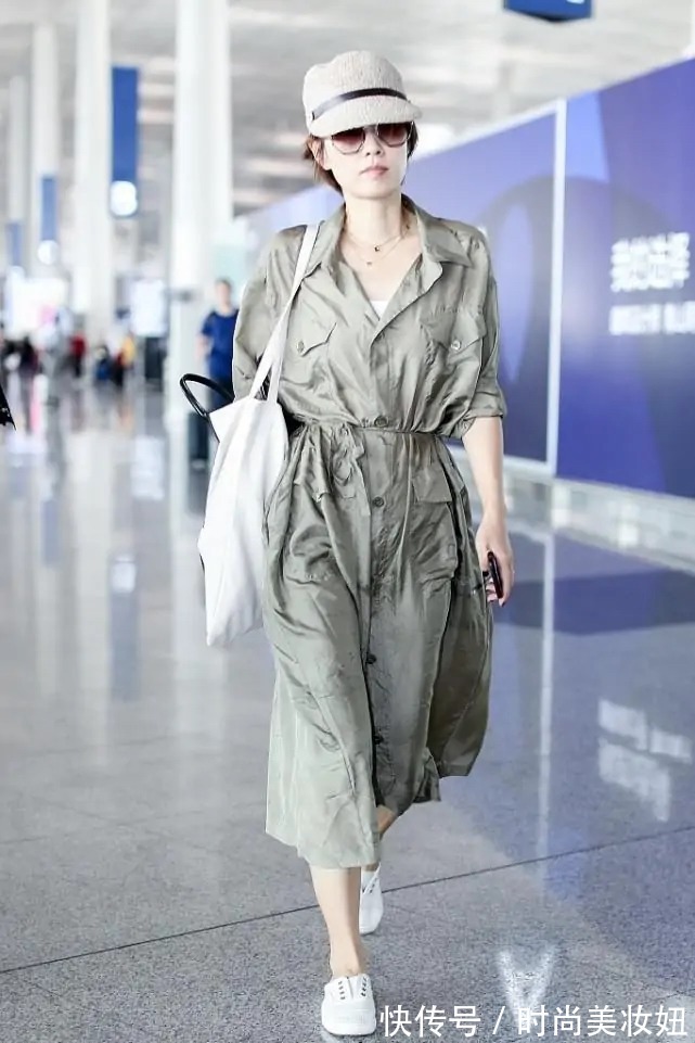 高级感|马伊琍真的好自信,衬衫裙满是褶皱照样穿,气质好仍显高级感