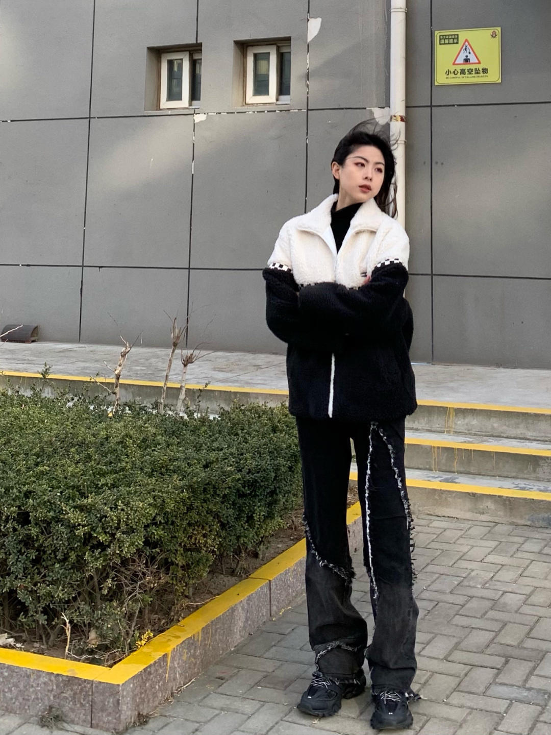 牛仔裤 冬天牛仔裤这样穿才叫洋气,这些搭配简约日常又时髦,谁穿谁美