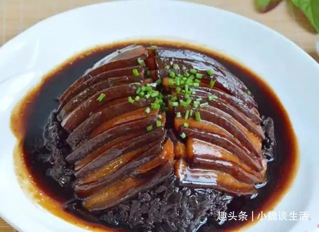 梅菜扣肉的16种做法，肉烂菜香汁亮，入口即化肥而不腻