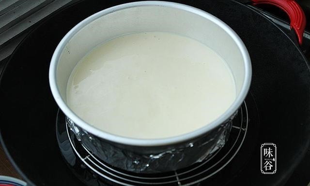 不用烤箱也能做的酸奶蛋糕，又香又软，更适合孩子吃，也不会上火！