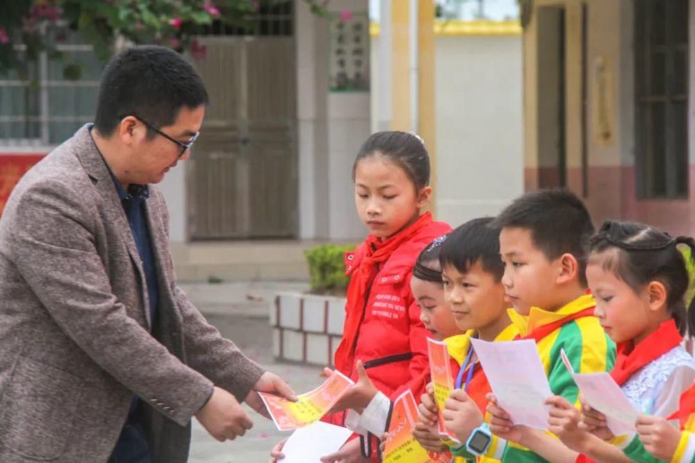 孩子|红色传奇进校园｜快来听听孩子口中的革命故事