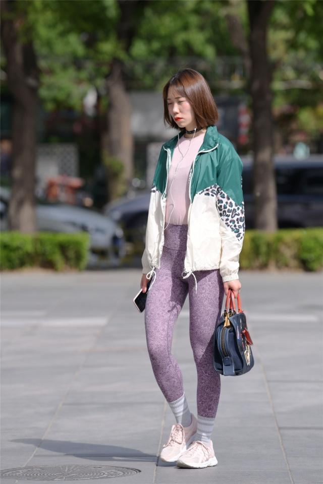 气质美女|气质端庄唯美的气质美女,针织衫搭配半裙,看上去格外的有魅力