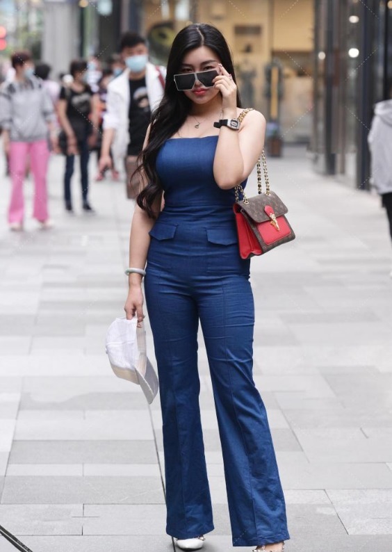 公司|公司最“抢手的”女员工, 对“连衣裙”情有独钟, 追她的人都在排队