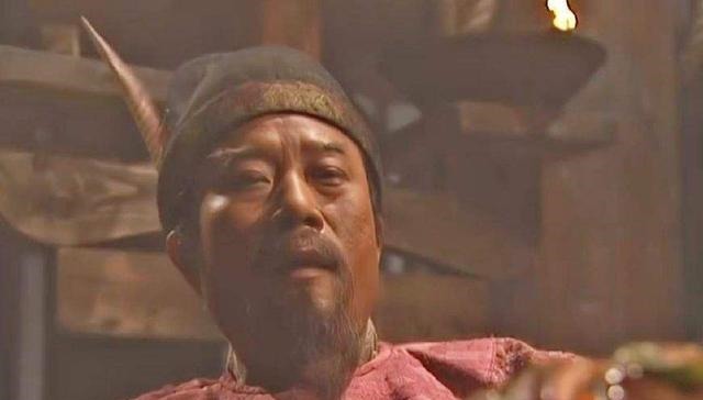 宋江|双枪将董平一生的功绩无法弥补一个错误,下场凄惨遭腰斩