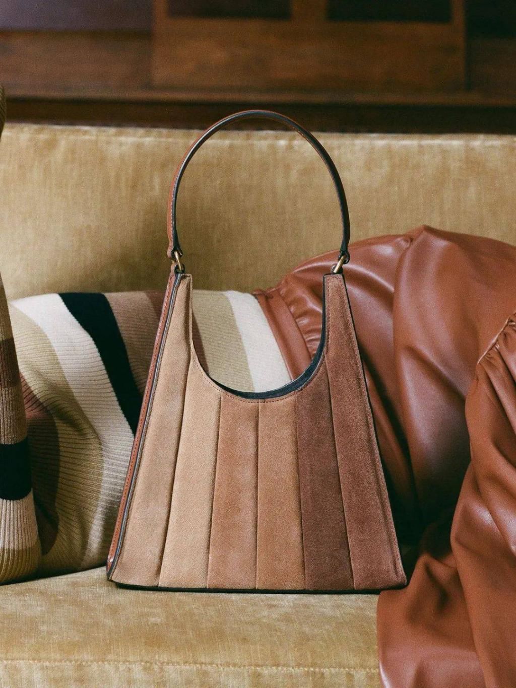  这件|刘雯身上这件「绗缝」外套，到底有多火？