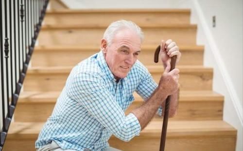 越来越|人老了,感觉腿越来越无力,有没有办法对抗呢?有!医生告诉您!