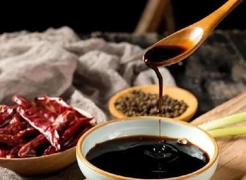 炖鸡肉时，最忌放这6种调料，要想肉香汤鲜，放对料很重要