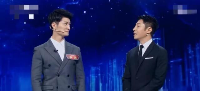 康辉的评论很尖锐,董卿教会了玩家如何表现