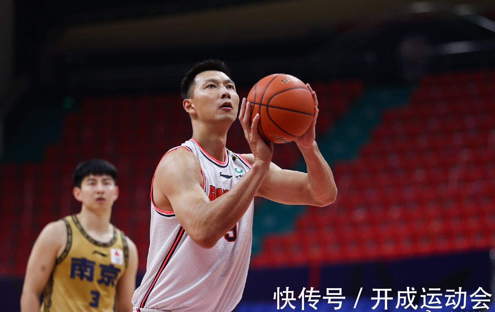 副班长|时隔781天,易建联再砍31分!中国男篮:你大哥还是你大哥