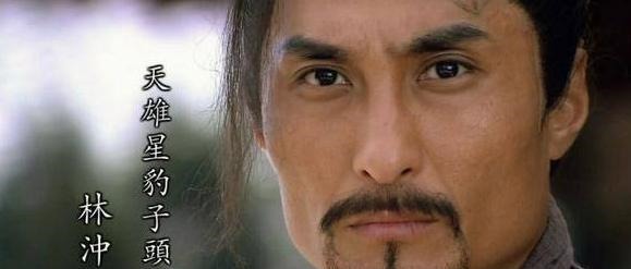 你认为水浒传中的呼延灼生死大战林冲,谁会更胜一筹!