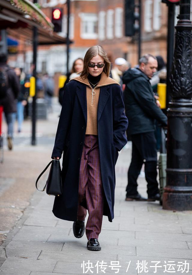 翻领毛衣的潮流风刮来了,爷爷衣柜里的毛衣都想偷着穿,时尚百搭