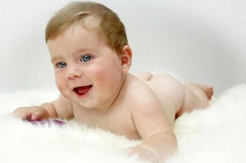 特征|宝宝聪不聪明“看手”就知道,小手有这3个特征,多半是个机灵娃