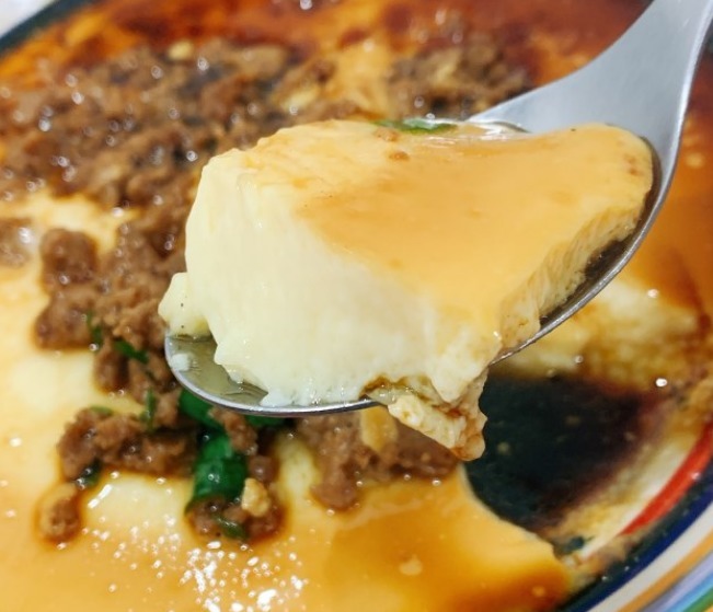 奶奶炖豆腐，加了四个鸡蛋用筷子一搅，出锅后孩子老公吵着要吃