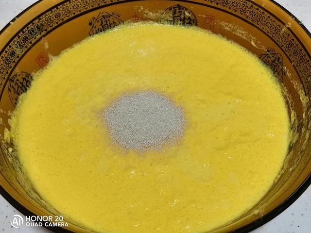 发糕|鲜玉米新吃法，蓬松喧软，比蛋糕还好吃，做法简单零失败