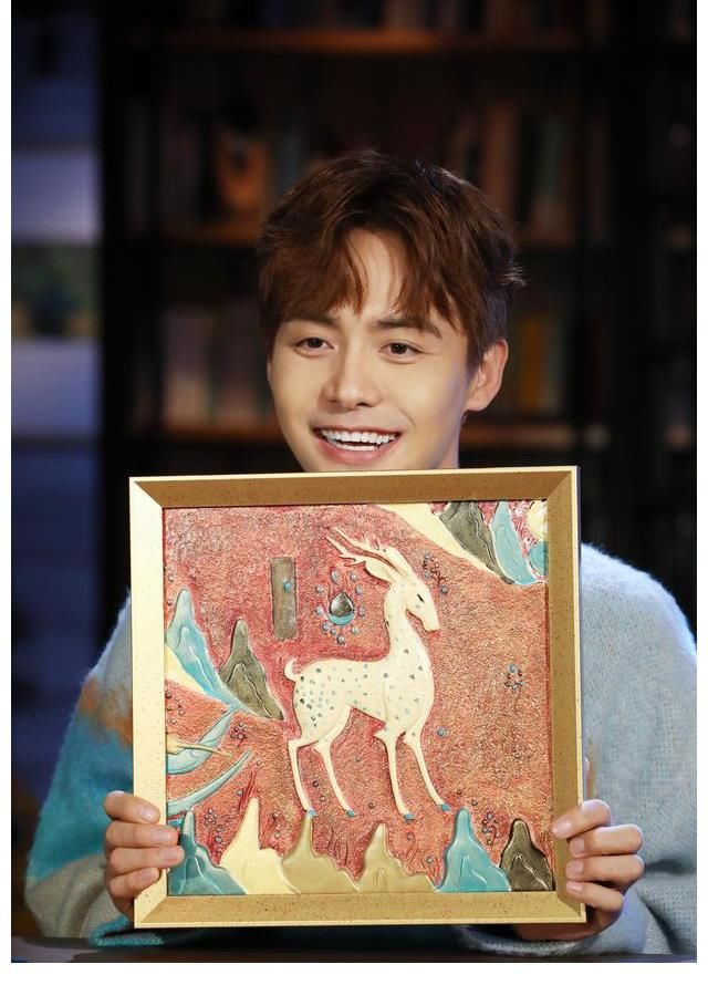 马天宇《月光书房》暖心开播 用声音重启书架上的浪漫