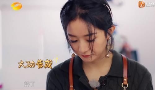 黄瓜|赵丽颖做九孔拍黄瓜,虽卖相十足,可看了用啥装盘的懵了,原谅我一口吃不下