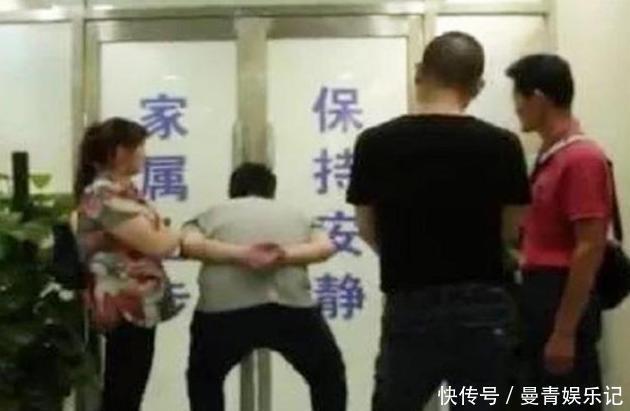 妻子|产房外爸爸得知生了个“小棉袄”,反应引人注目,网友:太真实了