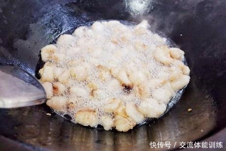 熬猪油只加盐就错了,牢记1个步骤,猪油又香又白还不腥,耐存放