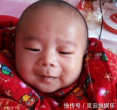 胎儿|怀孕八个月肚子巨大,医院检查一切正常,生产那天丈夫着急了