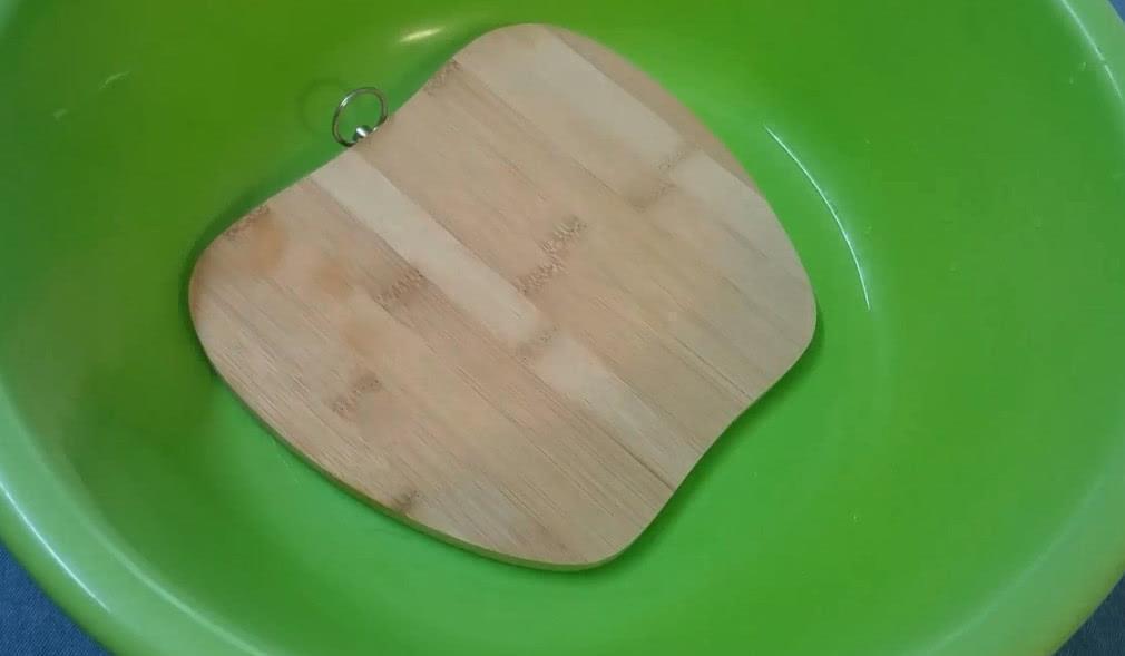 菜板用几个月就发霉开裂,只要提前处理一下,用10年不发霉开裂