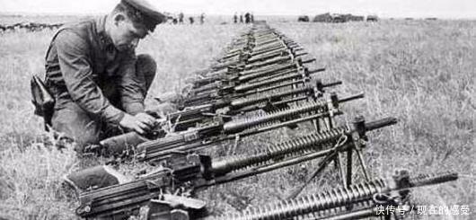 战争|饮料瓶威力有多大, 饮料瓶一夜摧毁百辆坦克, 此战术沿用至今！