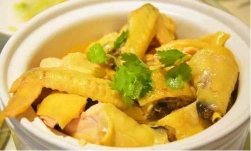 美食优选：水晶盐焗鸡，醋溜白菜，驴打滚，蒜蓉酸辣黄瓜的做法