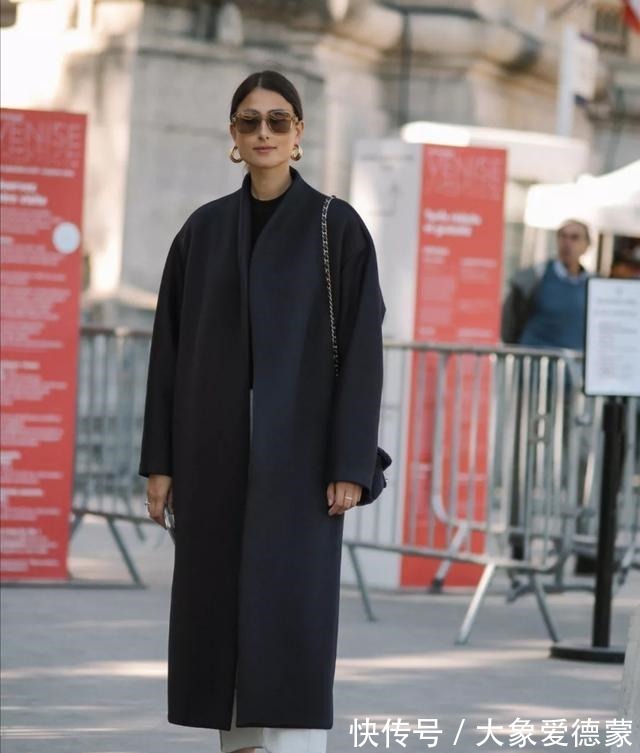 脚踝 高跟鞋失宠了，今年流行这双“奶奶鞋”，搭阔腿裤，时髦还显瘦！