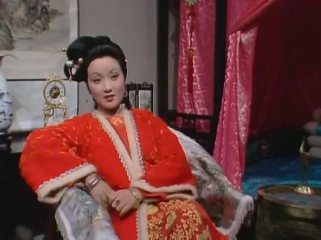 用人|凤姐眼里的精英人物，都有谁？