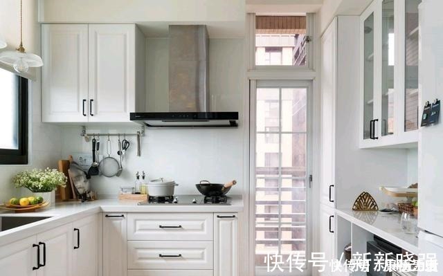 美式|医生夫妻106㎡美宅,主卧不做门,阳台比客厅还大,美到爆!